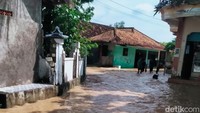 Menurut Fajar, selain permukiman warga, luapan air sungai juga merendam area persawahan. Namun, jumlah pasti warga terdampak belum bisa dipastikan karena petugas masih melakukan pendataan di lapangan.