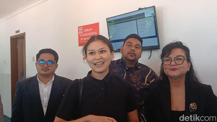 Marissa Anita menghadiri sidang perdana cerai di Pengadilan Negeri Jakarta Pusat, Rabu (19/11/2025).