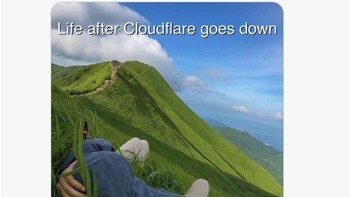 Warganet mengunggah meme “touch grass” untuk menggambarkan hidup tanpa internet setelah Cloudflare tumbang, seolah pengguna akhirnya keluar rumah menikmati alam. Foto: X.com