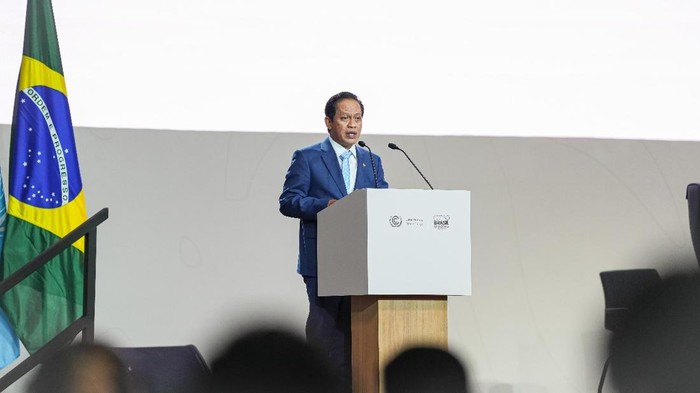 Menteri Lingkungan Hidup Hanif Faisol Nurofiq 
(Dok. Kementerian Lingkungan Hidup)