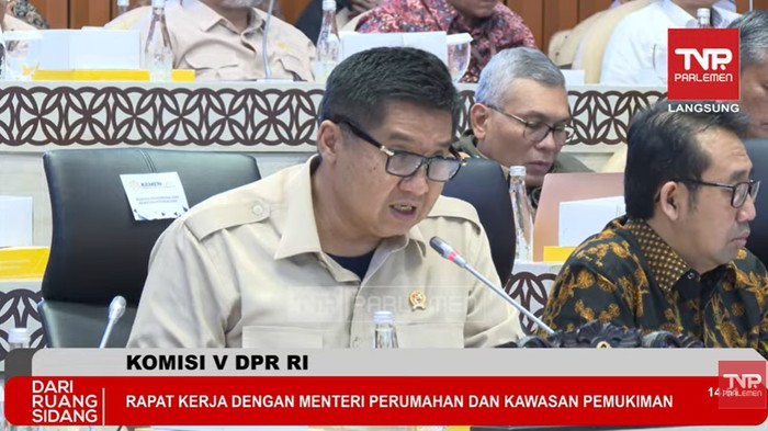 Menteri PKP Maruarar Sirait dalam rapat kerja bersama Komisi V DPR RI