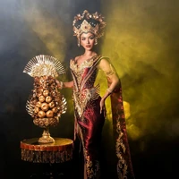 Dalam filosofi Bali, Yadnya berarti pengabdian tanpa pamrih, sebuah ketulusan hati untuk memberi dan menjaga keseimbangan kehidupan. Foto: Instagram/@nawangphoto