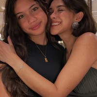 Meski punya perbedaan usia 24 tahun, Nana dan Sarah tetap kompak bak bestie. Keduanya juga kerap menghabiskan waktu bersama. Foto: Instagram/@nanamirdad_