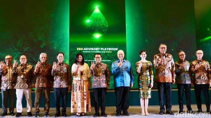 PT Bank Negara Indonesia (Persero) Tbk atau BNI kembali menunjukkan komitmennya dalam mendorong praktik keberlanjutan di sektor agribisnis. Melalui peluncuran ESG Playbook pertama di Indonesia untuk industri kelapa sawit, BNI resmi memperkenalkan panduan strategis yang dapat menjadi acuan pelaku usaha dalam menerapkan prinsip Environmental, Social, and Governance (ESG) secara lebih terukur dan terstandar.