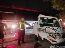 Truk Tabrakan dengan Pikap di Jalan Ahmad Yani Parepare, 2 Orang Luka