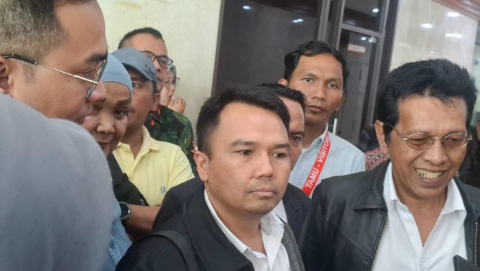 Pedagang Thrifting di Pasar Senen, Rifai Silalahi mengaku tidak keberatan terkait rencana tersebut.