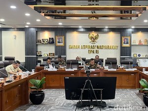 Pedagang Thrifting Ngadu ke DPR, Harap Impor Baju Bekas Diberi Kuota