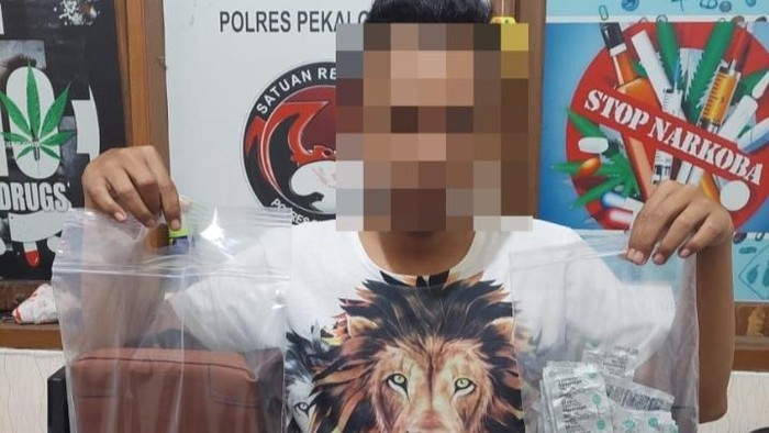 Pelaku beserta barang bukti kini diamankan di Mapolres Pekalongan.