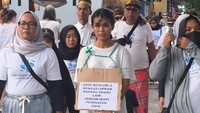 Heboh Perempuan Diarak Keliling Gili Trawangan gegara Curi Sepeda Listrik