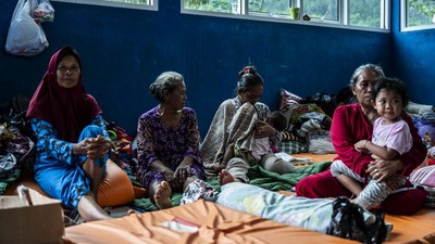 Akibat Longsor, 917 Warga Mengungsi di Kantor Kelurahan Pandanarum