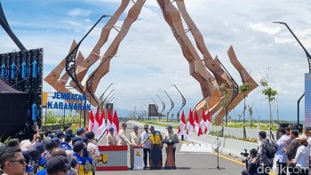 Prabowo Resmikan Jembatan Kabanaran Penghubung Bantul-Kulon Progo