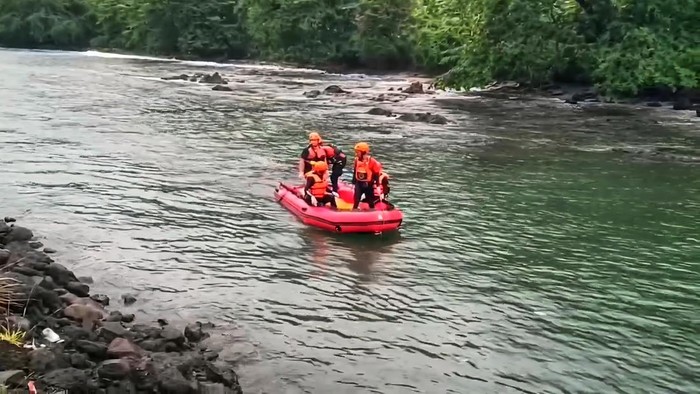 Proses pencarian oleh Basarnas