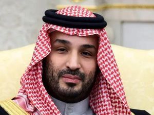 Pangeran MBS Kunjungi Macron di Paris, Bahas Selat Hormuz hingga eSports