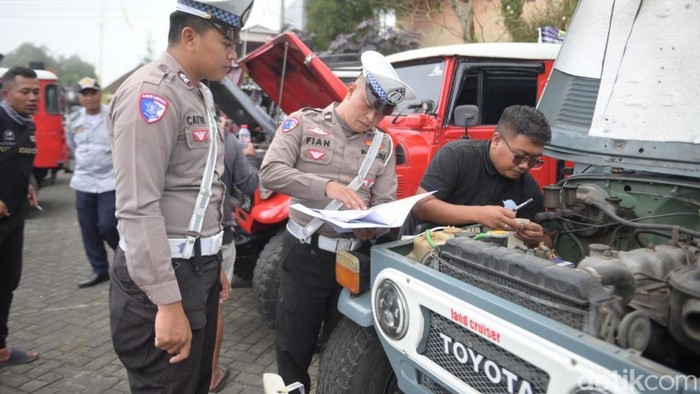 Sidak jip di kawasan Gunung Bromo