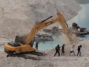 Menhan Sjafrie Tegaskan Akan Tindak Pelaku Tambang Ilegal