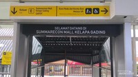 Stasiun LRT Boulevard Utara Summarecon Mall yang langsung terintegrasi dengan Summarecon Mall.