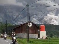 Video: Status Gunung Semeru Naik Jadi Level IV Awas