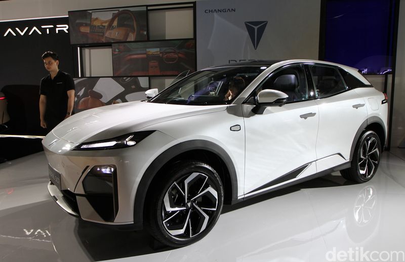 Changan memperkenalkan dua model perdananya di Indonesia, Deepal SO7 dan Lumin. Debut ini menandai langkah besar produsen asal China memasuki pasar otomotif nasional.