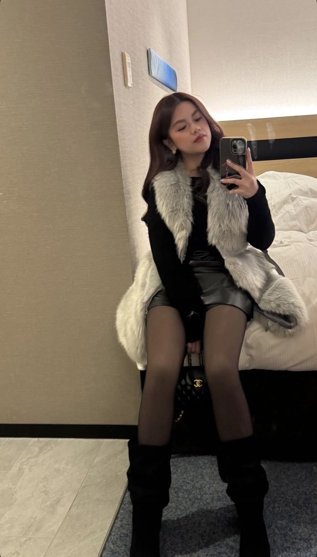 Dalam berbagai postingan, Yasika sering menampilkan gaya cantiknya. Wanita tersebut terlihat stylish dalam berbagai kesempatan, termasuk saat jalan-jalan ke luar negeri bersama keluarga.Foto: Instagram @yasikaaulia