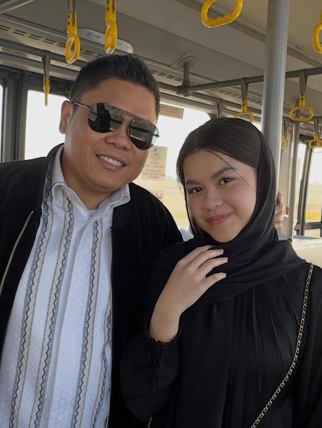 Yasika yang berusia 20 tahun merupakan putri sulung dari Yasir Machmud, politisi Gerindra yang jadi Wakil Ketua DPRD dan Ketua KONI Sulawesi Selatan. Foto: Instagram @yasir_machmud