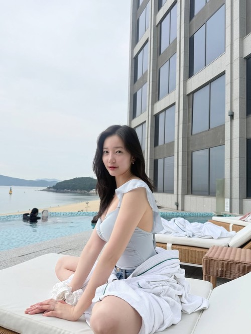 Aktris Korea Selatan Yun Chae Kyung.