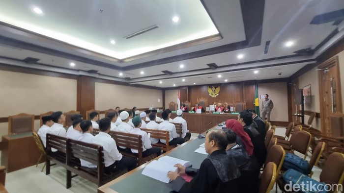 25 terdakwa kerusuhan demo pada Agustus lalu jalani sidang perdana di PN Jakarta Pusat, Kamis (20/11/2025).