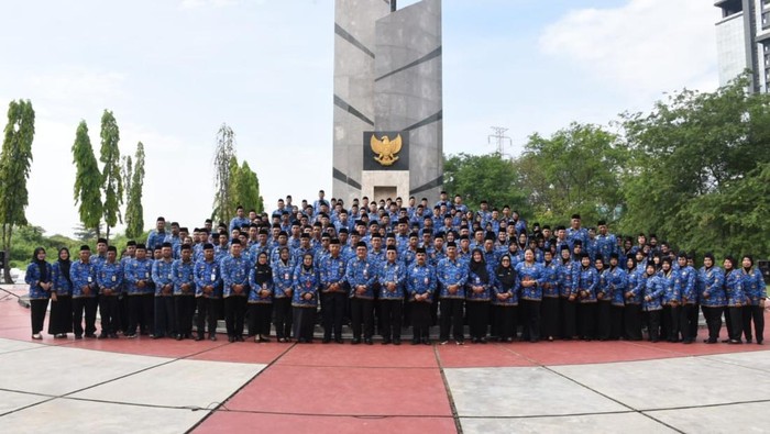 ASN Polda Jawa Timur menggelar rangkaian kegiatan ziarah ke makam pahlawan