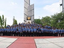 Sambut HUT Korpri ke-54, ASN Polda Jatim Ziarah ke TMP dan Anjangsana