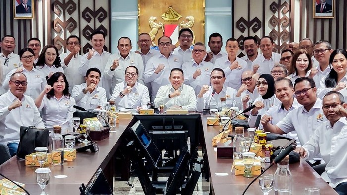 Bamsoet saat memimpin Rapat Koordinasi Nasional Bidang Politik, Pertahanan dan Keamanan KADIN Indonesia di Gedung KADIN Indonesia Jakarta, Kamis (20/11).