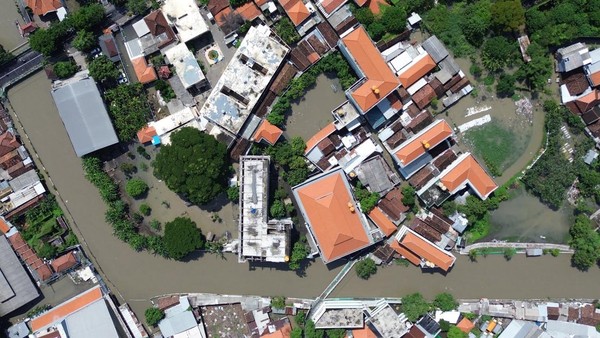 Banjir Lumpuhkan Sejumlah Ruas Jalan di Sidoarjo Usai Hujan Lebat