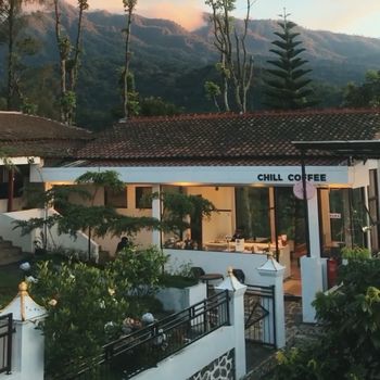 Chill Cofee di Kaki Gunung Bromo