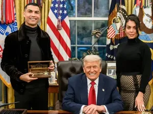 Viral Ronaldo Gocek Trump di Ruang Oval