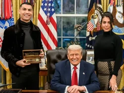 Cristiano Ronaldo diundang bertemu Presiden Amerika Serikat, Donald Trump, di kantornya di Gedung Putih, Washington, Selasa (18/11) lalu. (Foto: Dok. White House, Instagram Ronaldo)