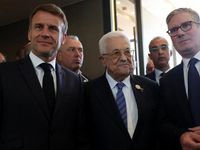 Di Balik Gunungan Sampah Bantargebang, Pahlawan Lingkungan Bekerja dalam Sunyi