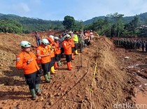Doa Bersama Awali Hari Kedelapan Pencarian Korban Longsor Cilacap