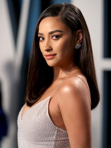 Gaya Artis Jadi Inspirasi Warna Rambut Gaya artis yang bisa jadi inspirasi warna rambut untuk kulit sawo matang