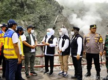 Momen Gubernur Khofifah Tinjau Lokasi Erupsi Semeru