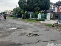 Jalan Pelita VI Medan Banyak Lubang, Warga Kesal Kendaraan Jadi Cepat Rusak