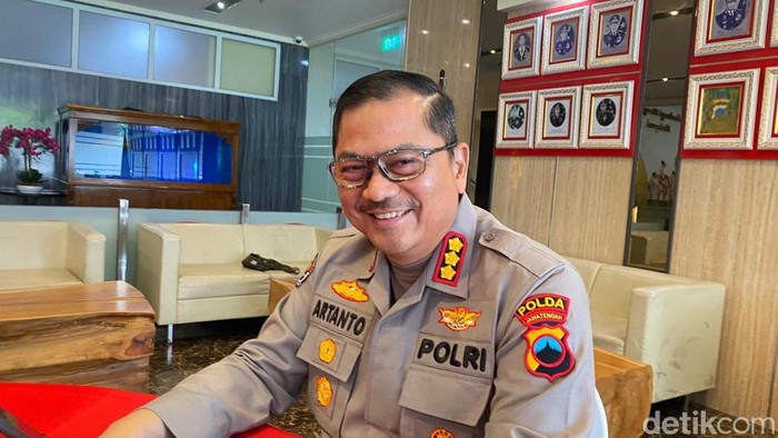 Kabid Humas Polda Jateng, Kombes Artanto di Mapolda Jateng, Kecamatan Semarang Selatan, Kota Semarang, Kamis (20/11/2025).