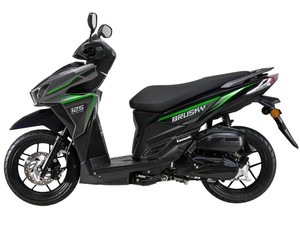 Adu Spesifikasi Kawasaki Brusky dan Honda Vario