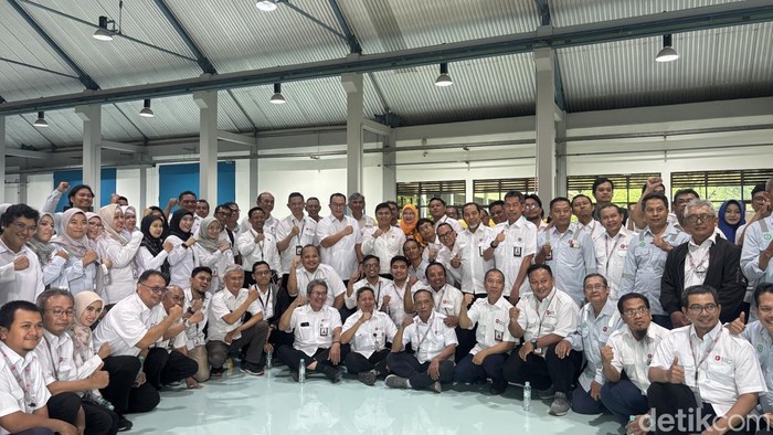 Kepala BRIN Arif Satria di Laboratorium Hidrodinamika Surabaya