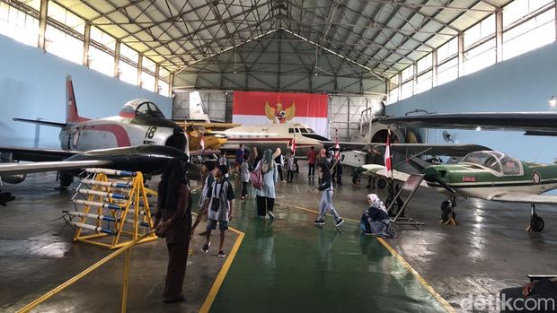 Koleksi pesawat bersejarah di Museum Pusat TNI AU Dirgantara Mandala (Muspusdirla), Depok, Sleman, Kamis (20/11/2025). Koleksi pesawat bersejarah di Museum Pusat TNI AU Dirgantara Mandala (Muspusdirla), Depok, Sleman, Kamis (20/11/2025).