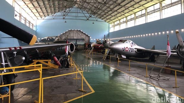 Koleksi pesawat bersejarah di Museum Pusat TNI AU Dirgantara Mandala (Muspusdirla), Depok, Sleman, Kamis (20/11/2025). Koleksi pesawat bersejarah di Museum Pusat TNI AU Dirgantara Mandala (Muspusdirla), Depok, Sleman, Kamis (20/11/2025).