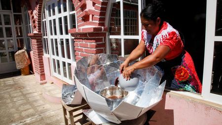 Kompor Matahari Hadirkan Tradisi Memasak Baru yang Lebih Hijau