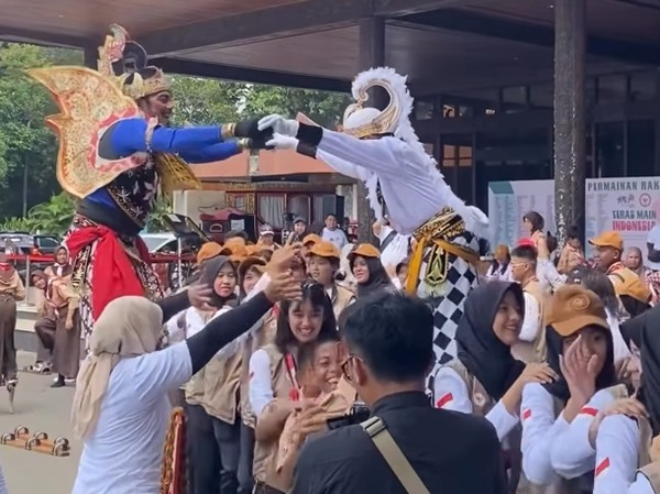 Main Permainan Tradisional Ketinggalan Jaman? Eits, Join Komunitas Ini Dulu!