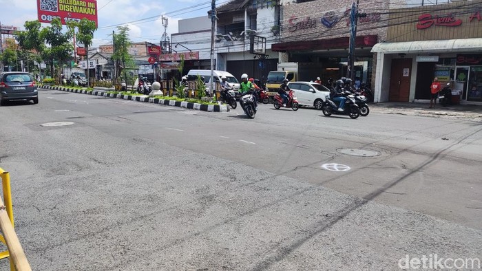 Lokasi pejalan kaki tewas tertabrak motor saat menyeberang di Jalan Gejayan, Sleman, Kamis (20/11/2025) pagi.