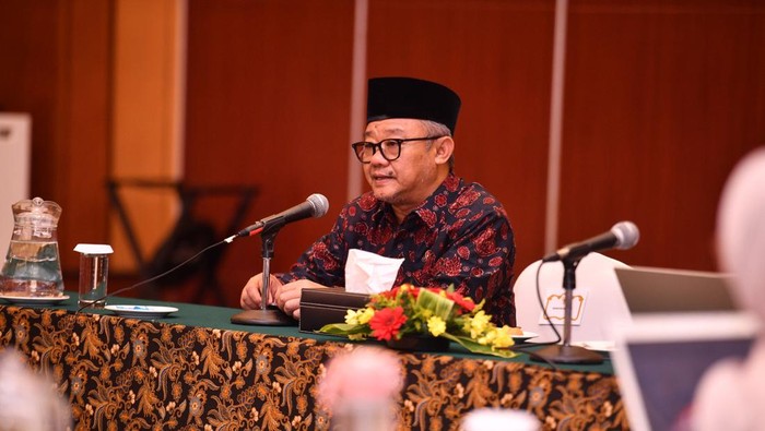 Mendikdasmen Abdul Muti ungkap aturan baru terkait penanganan kekerasan di sekolah akan dipakai mulai 2026.