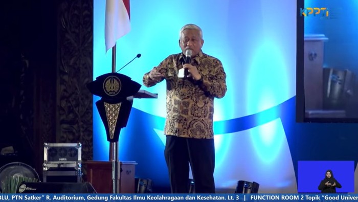 Mohammad Nuh dalam pembukaan Konferensi Puncak Pendidikan Tinggi Indonesia (KPPTI) 2025 di Universitas Negeri Surabaya (Unesa) pada Rabu (19/11/2025)
