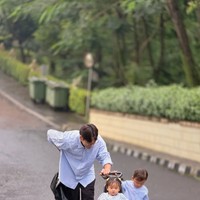 Daehoon juga tampak begitu sabar menjaga dan merawat anak-anaknya. Tak heran jika banyak yang mengidolakan Daehoon. Foto: Instagram/@daehoon_na