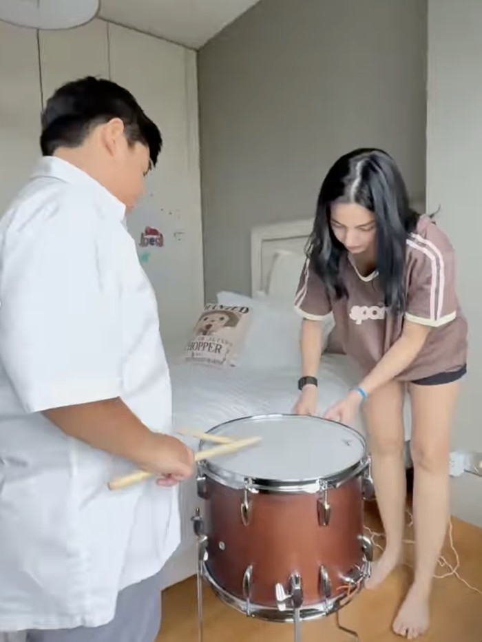 Kebersamaan Nia Ramadhanie dan anak keduanya, Mainaka.